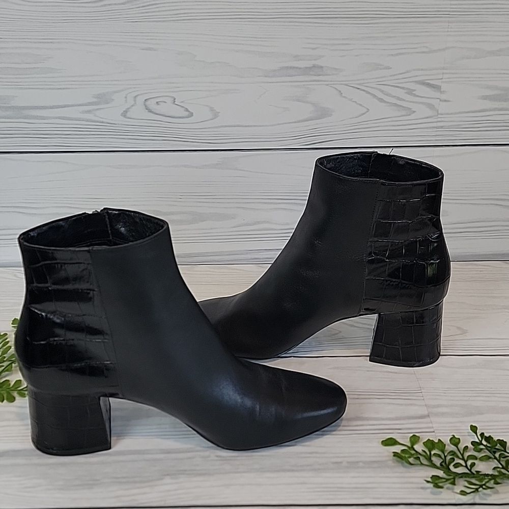 Michael Kors Alane Flext Bootie In Black With Croc Embossed Heel Womens Size 8M - Picture 3 of 11